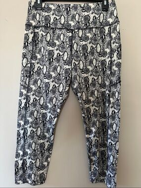Women's Black & White Snake Print Leggings with Pockets